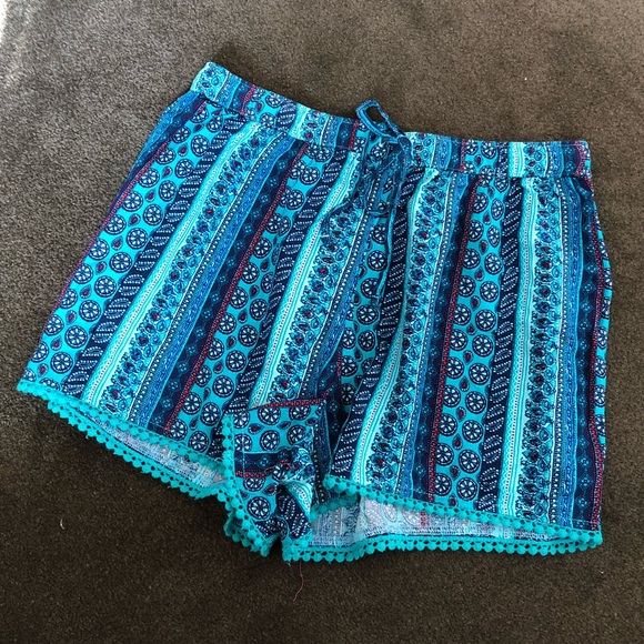 Hollister Pants - Boho Print Shorts